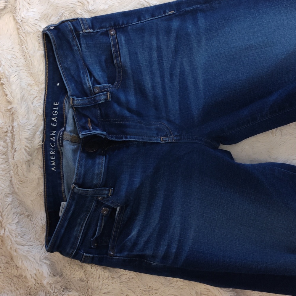 American Eagle super stretch wide cut blue jeans!